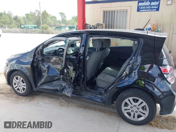 2020 Chevrolet Sonic LT z VIN 1G1JG6SB1L4135267, wystawiony jako IAAI lot #41717139 z przebiegiem 62 834 mil mil oraz . Historia ofert i sprzedaży dostępna na DreamBid. Obrazek 15.