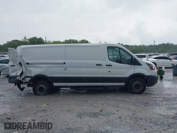 2018 Ford Transit z VIN 1FTYR2YMXJKB11642, wystawiony jako IAAI lot #42235879 z przebiegiem 149 561 mil mil oraz . Historia ofert i sprzedaży dostępna na DreamBid. Obrazek 13.