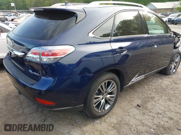 2013 Lexus RX 450h z VIN JTJBC1BA4D2052072, wystawiony jako IAAI lot #42076657 z przebiegiem 138 396 mil mil oraz . Historia ofert i sprzedaży dostępna na DreamBid. Obrazek 4.