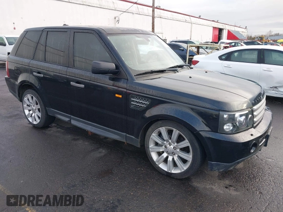 2007 Land Rover Range Rover Sport SC z VIN SALSH23497A111915, wystawiony jako IAAI lot #41491636 z przebiegiem 153 924 mil mil oraz . Historia ofert i sprzedaży dostępna na DreamBid. Obrazek 1.
