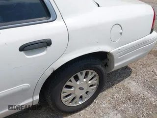2008 Ford Police Interceptor с VIN 2FAFP71V98X142469, выставлен на аукционе IAAI как лот 42013775 с пробегом 287 577 миль миль и . История ставок и продаж доступна на DreamBid. Изображение 15.