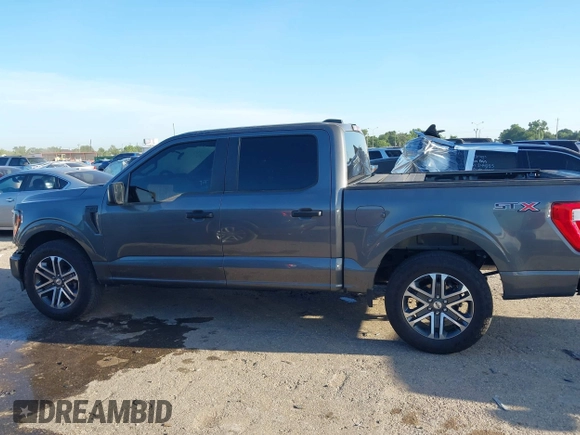 2023 Ford F-150 XL z VIN 1FTEW1CPXPKF85106, wystawiony jako IAAI lot #42818290 z przebiegiem 10 234 mil mil oraz . Historia ofert i sprzedaży dostępna na DreamBid. Obrazek 14.