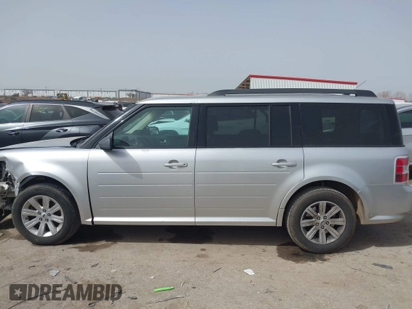 2011 Ford Flex SE with VIN 2FMGK5BC2BBD23332, listed as a IAAI auction lot 41733455 with 204,104 mi miles. Bid and sale history available at carsss.com. Image 15.