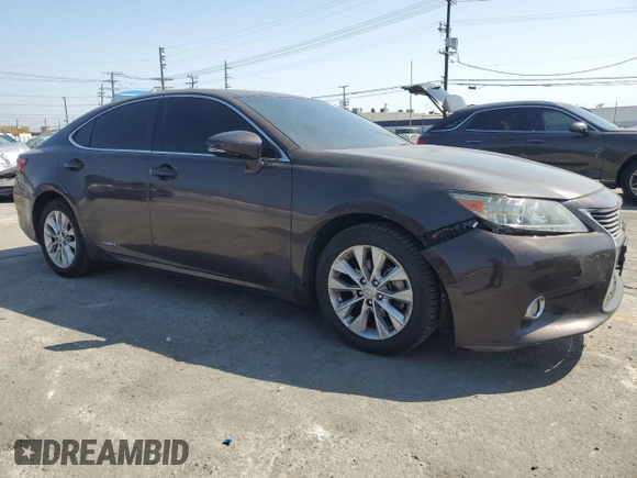 2013 Lexus ES 300h with VIN JTHBW1GG7D2025857, listed as a Copart auction lot 59790165 with 268,381 mi miles and Salvage title. Bid and sale history available at DreamBid. Image 4.