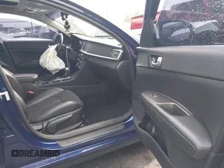 2019 Kia Optima LX z VIN 5XXGT4L31KG328032, wystawiony jako IAAI lot #42208195 z przebiegiem 78 086 mil mil oraz . Historia ofert i sprzedaży dostępna na DreamBid. Obrazek 5.