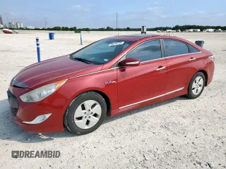 2012 Hyundai Sonata Hybrid z VIN KMHEC4A43CA035793, wystawiony jako Copart lot #58229715 z przebiegiem 134 345 mil mil oraz Czysty tytuł • Clean title. Historia ofert i sprzedaży dostępna na DreamBid. Obrazek 1.