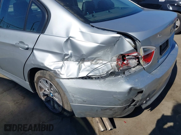 2007 BMW 3 Series 328i with VIN WBAVC53537FZ80538, listed as a IAAI auction lot 42675956 with 235,056 mi miles and . Bid and sale history available at DreamBid. Image 6.