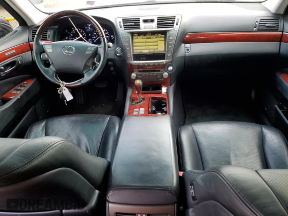 2010 Lexus LS 460 с VIN JTHCL5EFXA5008723, выставлен на аукционе Copart как лот 80964494 с пробегом 151 307 миль миль и Списание • Salvage title. История ставок и продаж доступна на DreamBid. Изображение 8.