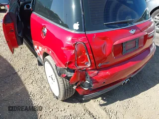 2005 MINI Hardtop S with VIN WMWRE33415TD92159, listed as a IAAI auction lot 42006711 with 110,935 mi miles and . Bid and sale history available at DreamBid. Image 6.