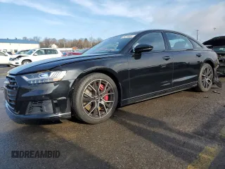 2020 Audi S8 z VIN WAU8SAF8XLN015240, wystawiony jako Copart lot #85310064 z przebiegiem 31 303 mil mil oraz Szkody całkowita. Historia ofert i sprzedaży dostępna na DreamBid. Obrazek 1.