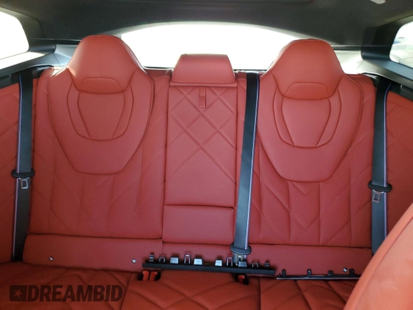 2024 BMW XM z VIN 5YM23CS06R9U92810, wystawiony jako Copart lot #75401504 z przebiegiem 6181 mil mil oraz Nie do naprawy. Historia ofert i sprzedaży dostępna na DreamBid. Obrazek 10.