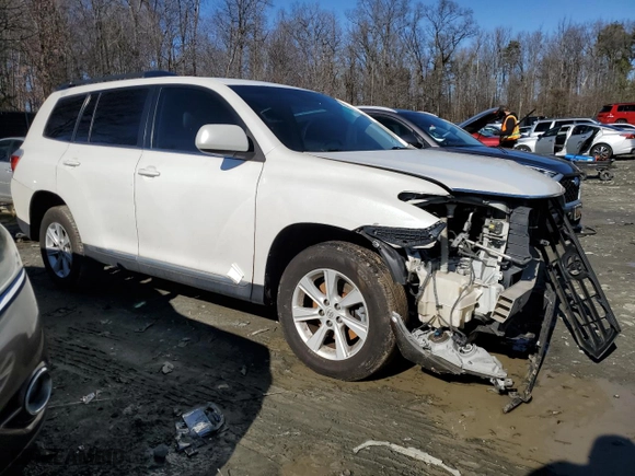 2013 Toyota Highlander with VIN 5TDZA3EH5DS045152, listed as a Copart auction lot 45667925 with 160,058 mi miles and Salvage Title. Bid and sale history available at carsss.com. Image 4.