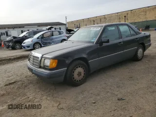 1993 Mercedes-Benz 300 with VIN WDBEA28E5PB835958, listed as a Copart auction lot 50851925 with 90,553 mi miles and Clean Title. Bid and sale history available at DreamBid. Image 1.