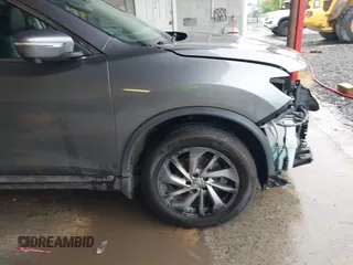 2015 Nissan Rogue SL z VIN 5N1AT2MV9FC845509, wystawiony jako IAAI lot #42076032 z przebiegiem 154 151 mil mil oraz . Historia ofert i sprzedaży dostępna na DreamBid. Obrazek 19.