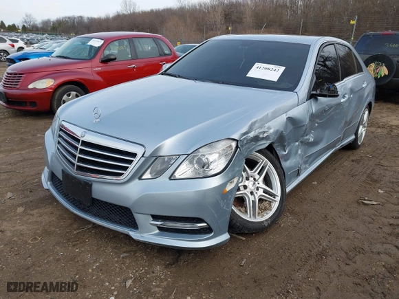 2013 Mercedes-Benz E-Class E 350 Luxury with VIN WDDHF8JB5DA678944, listed as a IAAI auction lot 41208242 with 101,834 mi miles. Bid and sale history available at carsss.com. Image 18.