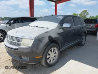 2007 Lincoln MKX with VIN 2LMDU68C77BJ11645, listed as a IAAI auction lot 42097015 with 155,678 mi miles. Bid and sale history available at carsss.com. Image 2.