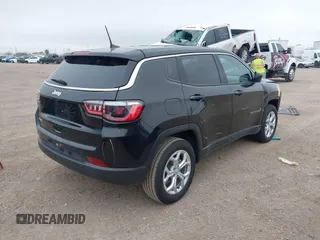 2024 Jeep Compass Sport с VIN 3C4NJDAN9RT105303, выставлен на аукционе IAAI как лот 41554518 с пробегом 10 798 миль миль и . История ставок и продаж доступна на DreamBid. Изображение 4.