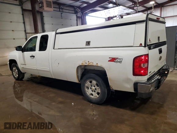 2011 Chevrolet Silverado 1500 LT with VIN 1GCRKSE09BZ235775, listed as a Copart auction lot 53559085 with 217,880 mi miles and Clean Title. Bid and sale history available at DreamBid. Image 2.