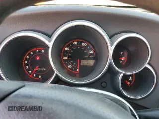 2006 Toyota Matrix STD z VIN 2T1KR32E86C617539, wystawiony jako Copart lot #50357505 z przebiegiem 186 545 mil mil oraz Szkoda całkowita • Salvage title. Historia ofert i sprzedaży dostępna na DreamBid. Obrazek 9.
