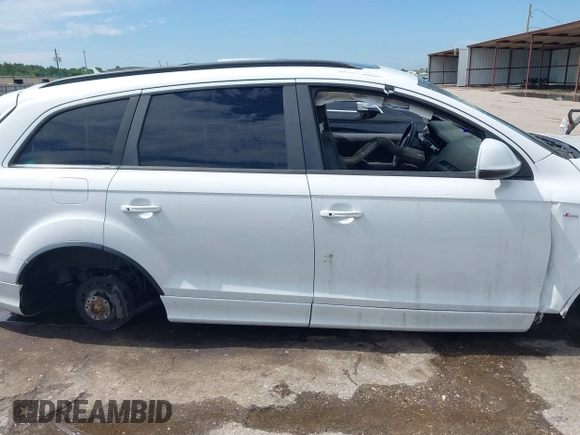2015 Audi Q7 Prestige with VIN WA1WMAFE9FD023781, listed as a IAAI auction lot 42453124 with Not provided miles and . Bid and sale history available at DreamBid. Image 12.
