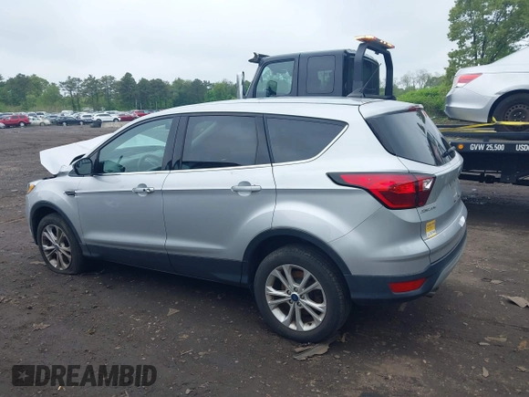 2019 Ford Escape SE z VIN 1FMCU9GD8KUA73154, wystawiony jako IAAI lot #42258644 z przebiegiem 37 090 mil mil oraz . Historia ofert i sprzedaży dostępna na DreamBid. Obrazek 14.