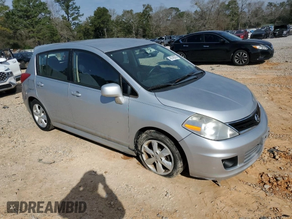 2011 Nissan Versa SL z VIN 3N1BC1CP8BL507316, wystawiony jako Copart lot #45740375 z przebiegiem 102 795 mil mil oraz Szkoda całkowita • Salvage title. Historia ofert i sprzedaży dostępna na DreamBid. Obrazek 4.
