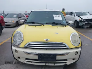 2005 MINI Hardtop with VIN WMWRC33505TK62367, listed as a IAAI auction lot 42397651 with Not provided miles and . Bid and sale history available at DreamBid. Image 12.