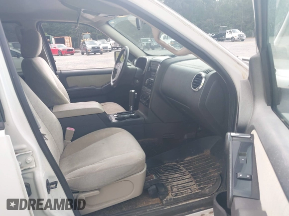 2008 Ford Explorer XLT z VIN 1FMEU73E38UA19636, wystawiony jako IAAI lot #42830537 z przebiegiem 184 548 mil mil oraz . Historia ofert i sprzedaży dostępna na DreamBid. Obrazek 5.