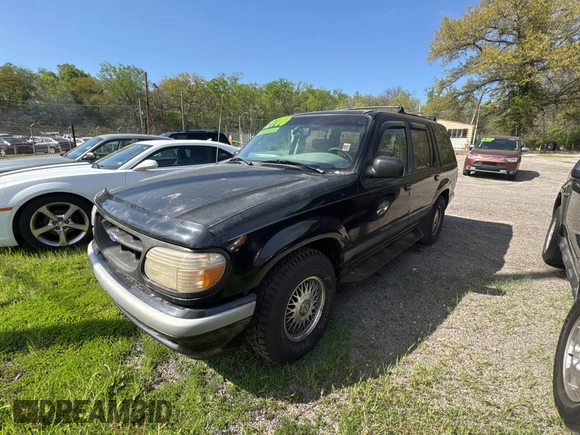 1995 Ford Explorer Eddie Bauer z VIN 1FMDU34X3SUB61478, wystawiony jako Copart lot #54438555 z przebiegiem 175 167 mil mil oraz Czysty tytuł • Clean title. Historia ofert i sprzedaży dostępna na DreamBid. Obrazek 2.