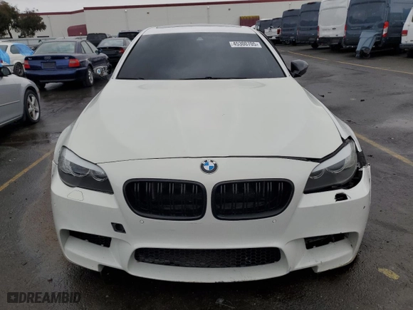 2013 BMW M5 with VIN WBSFV9C58DC773304, listed as a Copart auction lot 45300705 with 78,059 mi miles and Salvage Title. Bid and sale history available at carsss.com. Image 5.