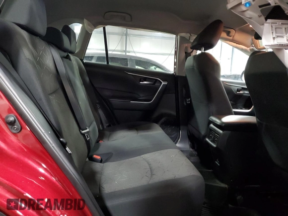 2021 Toyota RAV4 XLE z VIN 2T3P1RFV0MW206150, wystawiony jako Copart lot #57172615 z przebiegiem 55 051 mil mil oraz Szkoda całkowita • Salvage title. Historia ofert i sprzedaży dostępna na DreamBid. Obrazek 10.