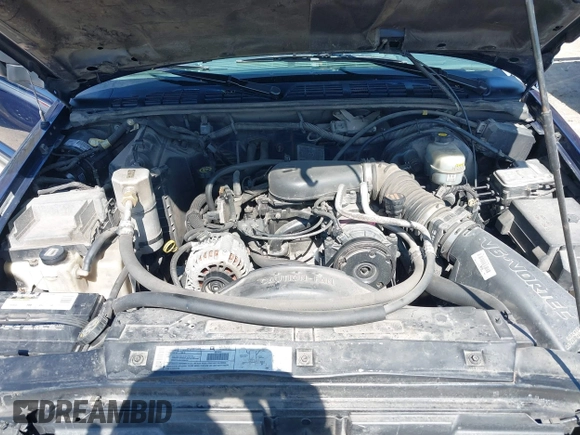 2002 Chevrolet S-10 LS with VIN 1GCCS19W328199974, listed as a IAAI auction lot 41986953 with 194,097 mi miles. Bid and sale history available at carsss.com. Image 10.
