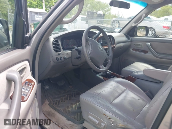 2003 Toyota Sequoia SR5 with VIN 5TDBT44A23S140109, listed as a IAAI auction lot 42231059 with 271,301 mi miles and . Bid and sale history available at DreamBid. Image 5.