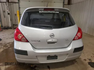 2007 Nissan Versa SL z VIN 3N1BC13E97L459864, wystawiony jako Copart lot #45786195 z przebiegiem Nie podano mil oraz Szkoda całkowita • Salvage title. Historia ofert i sprzedaży dostępna na DreamBid. Obrazek 6.