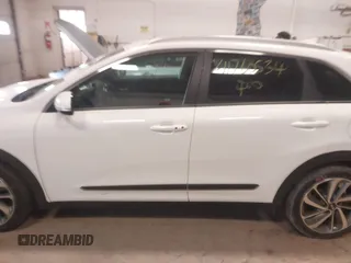 2019 Kia Niro Touring with VIN KNDCE3LC3K5216257, listed as a IAAI auction lot 41760534 with 117,187 mi miles. Bid and sale history available at carsss.com. Image 14.
