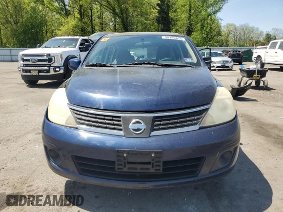 2008 Nissan Versa S z VIN 3N1BC13E48L464200, wystawiony jako Copart lot #55180675 z przebiegiem 90 854 mil mil oraz Szkoda całkowita • Salvage title. Historia ofert i sprzedaży dostępna na DreamBid. Obrazek 5.