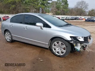 2006 Honda Civic LX z VIN 1HGFA16546L005713, wystawiony jako IAAI lot #41554770 z przebiegiem 110 545 mil mil oraz . Historia ofert i sprzedaży dostępna na DreamBid. Obrazek 1.