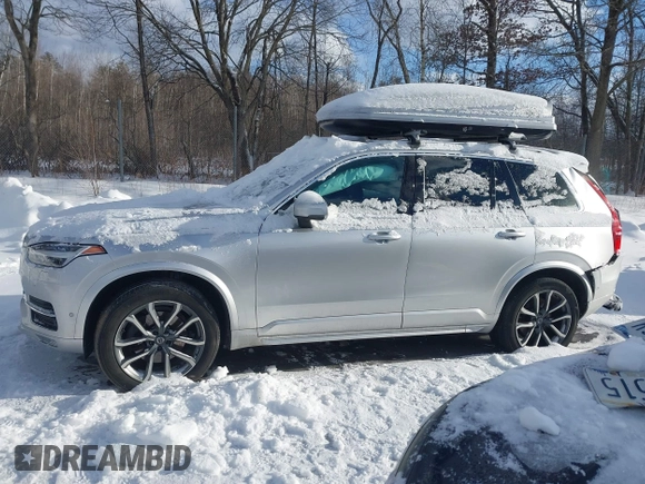 2016 Volvo XC90 T6 Momentum with VIN YV4A22PK0G1077616, listed as a IAAI auction lot 41593610 with 117,782 mi miles. Bid and sale history available at carsss.com. Image 14.