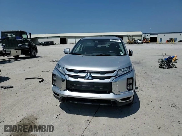 2022 Mitsubishi Outlander SE with VIN JA4APVAUXNU008843, listed as a Copart auction lot 69317784 with 33,638 mi miles and Salvage title. Bid and sale history available at DreamBid. Image 12.