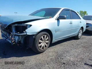 2005 Toyota Camry STD z VIN 4T1BE32K65U994854, wystawiony jako IAAI lot #42137074 z przebiegiem 104 051 mil mil oraz . Historia ofert i sprzedaży dostępna na DreamBid. Obrazek 2.
