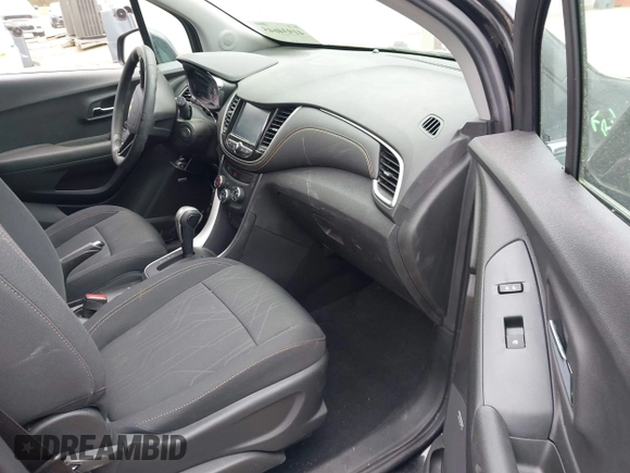2017 Chevrolet Trax LT with VIN 3GNCJLSB3HL285082, listed as a IAAI auction lot 41934645 with 9,203 mi miles. Bid and sale history available at carsss.com. Image 5.