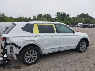 2019 Volkswagen Tiguan SE with VIN 3VV2B7AX5KM049686, listed as a IAAI auction lot 40280519 with 46,114 mi miles. Bid and sale history available at carsss.com. Image 14.