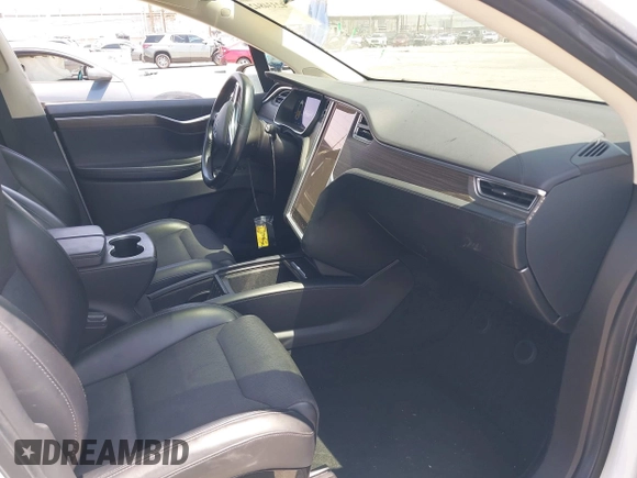 2016 Tesla Model X 70D z VIN 5YJXCAE29GF002170, wystawiony jako IAAI lot #42334842 z przebiegiem 119 104 mil mil oraz . Historia ofert i sprzedaży dostępna na DreamBid. Obrazek 5.