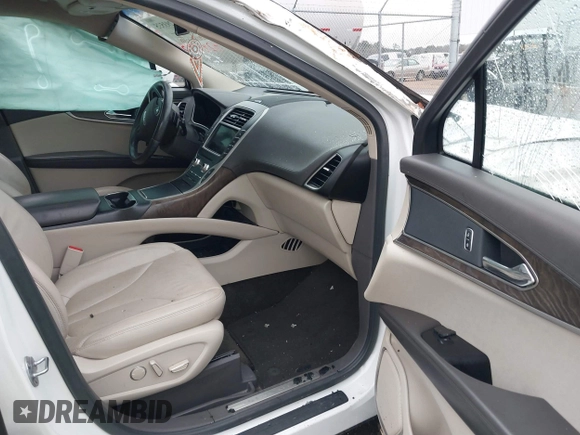2016 Lincoln MKX Reserve with VIN 2LMTJ6LR8GBL86750, listed as a IAAI auction lot 41293555 with 119,337 mi miles. Bid and sale history available at carsss.com. Image 5.