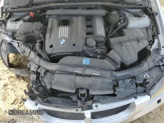 2008 BMW 3 Series 328xi with VIN WBAVC73508KX92158, listed as a Copart auction lot 61640585 with 168,101 mi miles and Salvage title. Bid and sale history available at DreamBid. Image 11.