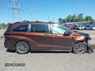 2021 Toyota Sienna LE z VIN 5TDKRKEC0MS062918, wystawiony jako IAAI lot #42382540 z przebiegiem 54 271 mil mil oraz . Historia ofert i sprzedaży dostępna na DreamBid. Obrazek 14.