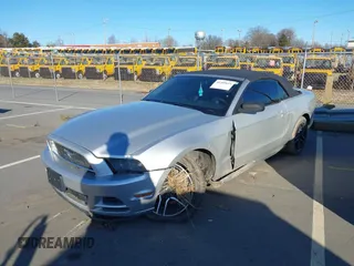 2014 Ford Mustang V6 с VIN 1ZVBP8EM8E5264833, выставлен на аукционе IAAI как лот 41399611 с пробегом 184 439 миль миль и . История ставок и продаж доступна на DreamBid. Изображение 2.