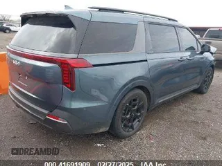 2025 Kia Carnival SX Prestige with VIN KNDNE5K32S6453595, listed as a IAAI auction lot 41691909 with 6,376 mi miles and . Bid and sale history available at carsss.com. Image 4.