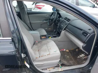 2015 Toyota Camry XLE with VIN 4T4BF1FK2FR461922, listed as a IAAI auction lot 41995064 with 195,943 mi miles. Bid and sale history available at carsss.com. Image 5.