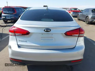 2017 Kia Forte LX z VIN 3KPFK4A71HE064591, wystawiony jako IAAI lot #42425957 z przebiegiem 161 494 mil mil oraz . Historia ofert i sprzedaży dostępna na DreamBid. Obrazek 16.